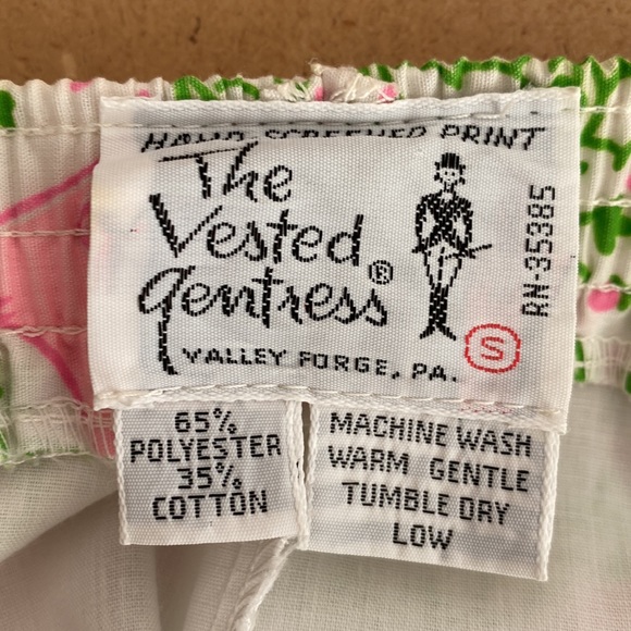 VTG. The Vested Gentress Hand-screen Print. Pink Horses with green vines. Small - Picture 7 of 15